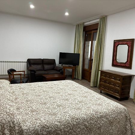 Hostal Aribel Longinos سيرسيديلا المظهر الخارجي الصورة