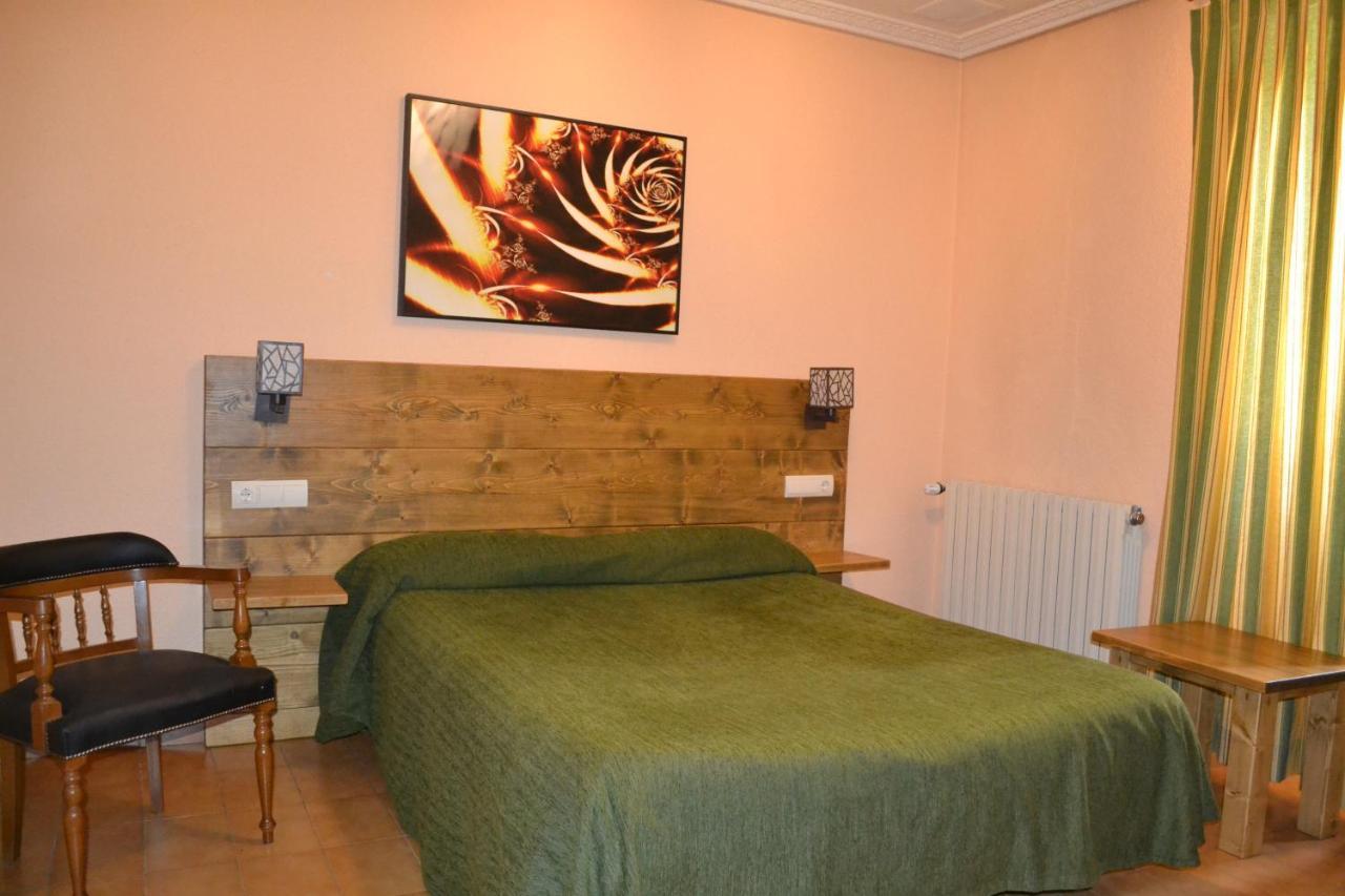 Hostal Aribel Longinos سيرسيديلا المظهر الخارجي الصورة