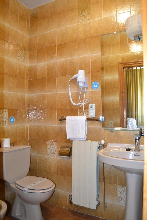 Hostal Aribel Longinos سيرسيديلا المظهر الخارجي الصورة