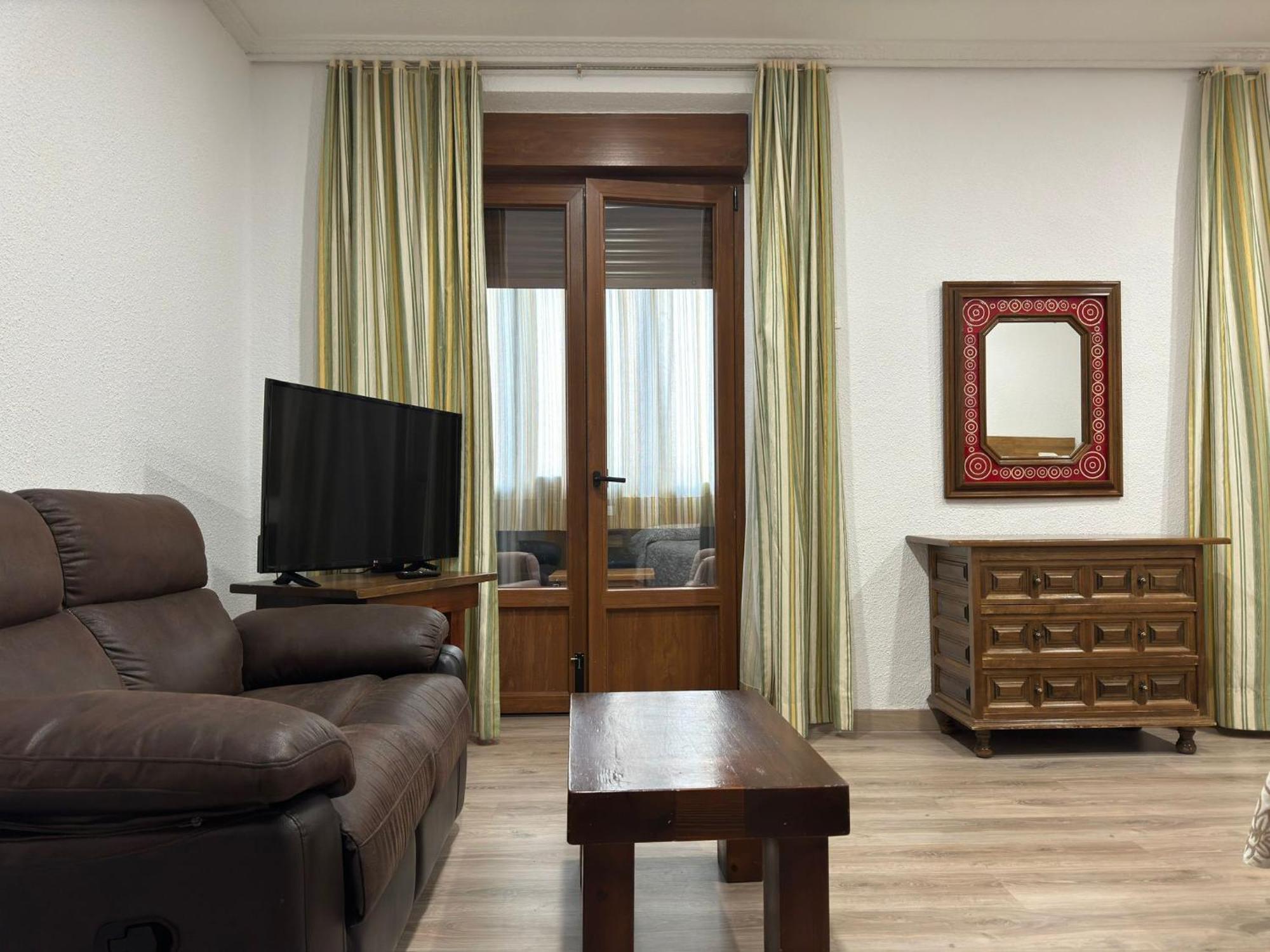 Hostal Aribel Longinos سيرسيديلا المظهر الخارجي الصورة