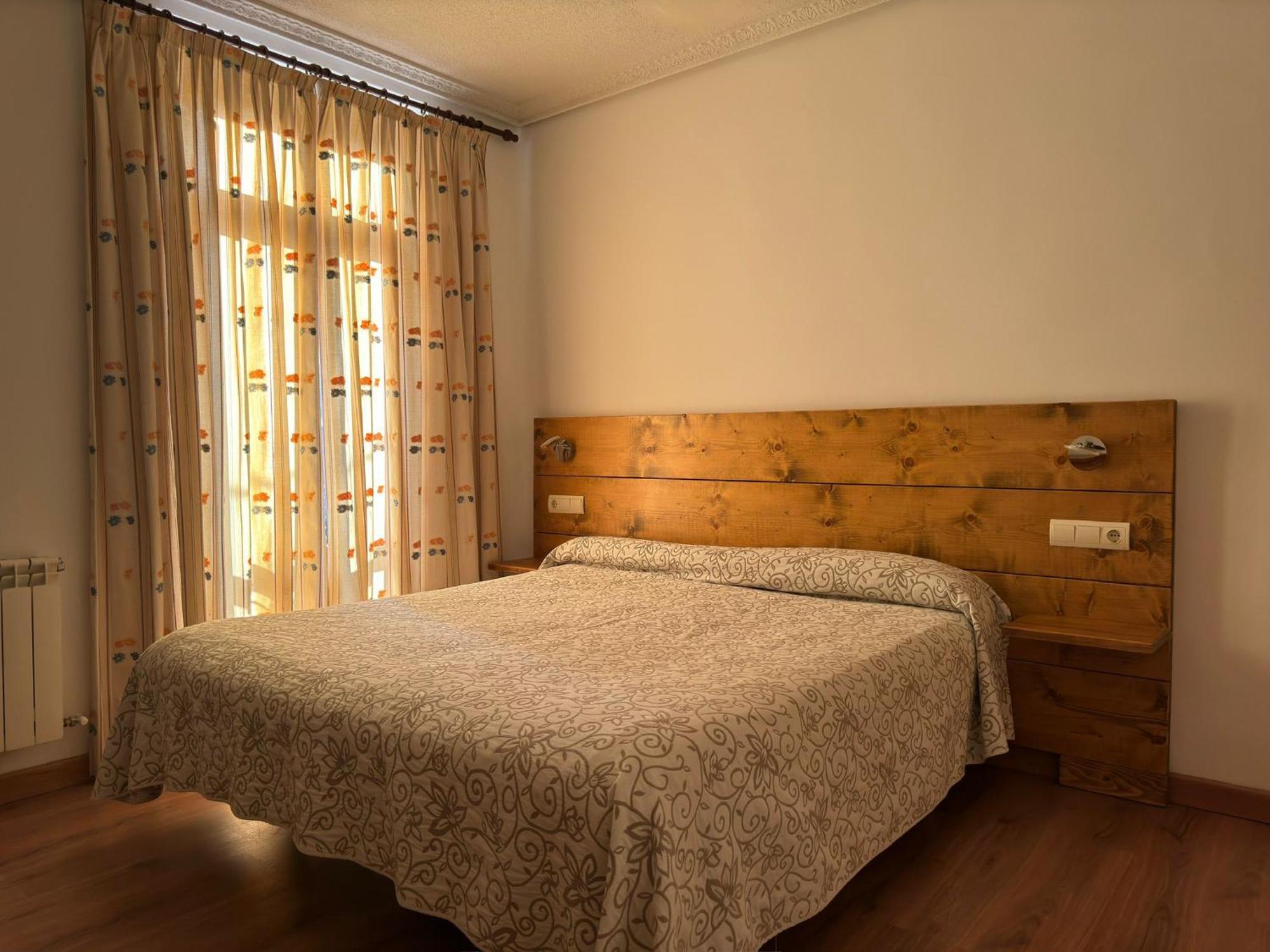 Hostal Aribel Longinos سيرسيديلا المظهر الخارجي الصورة