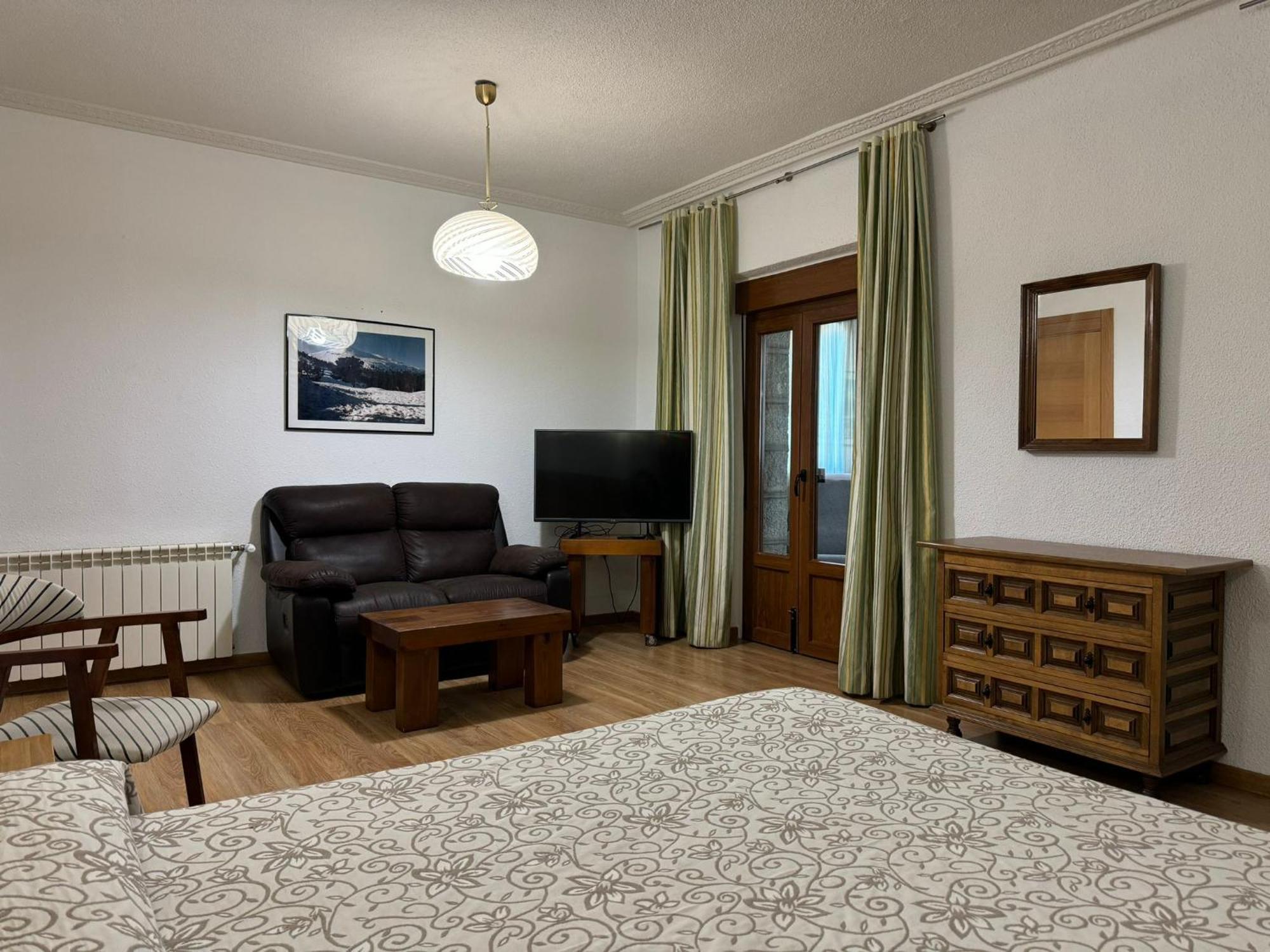Hostal Aribel Longinos سيرسيديلا المظهر الخارجي الصورة
