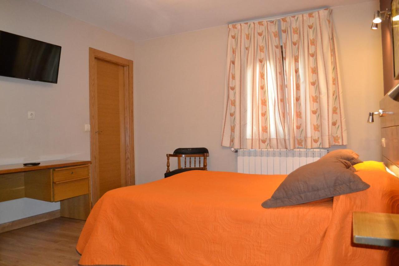 Hostal Aribel Longinos سيرسيديلا المظهر الخارجي الصورة